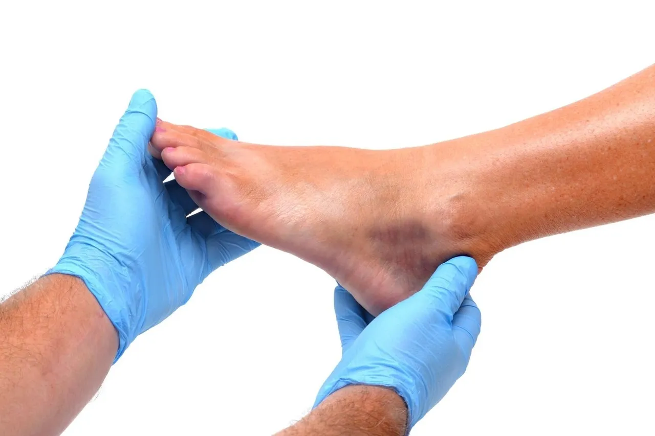 What Degree Must a Person Have to Practice Podiatry?